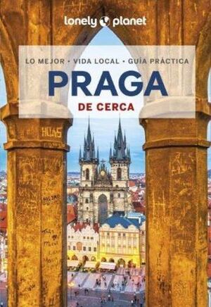 PRAGA DE CERCA 6*